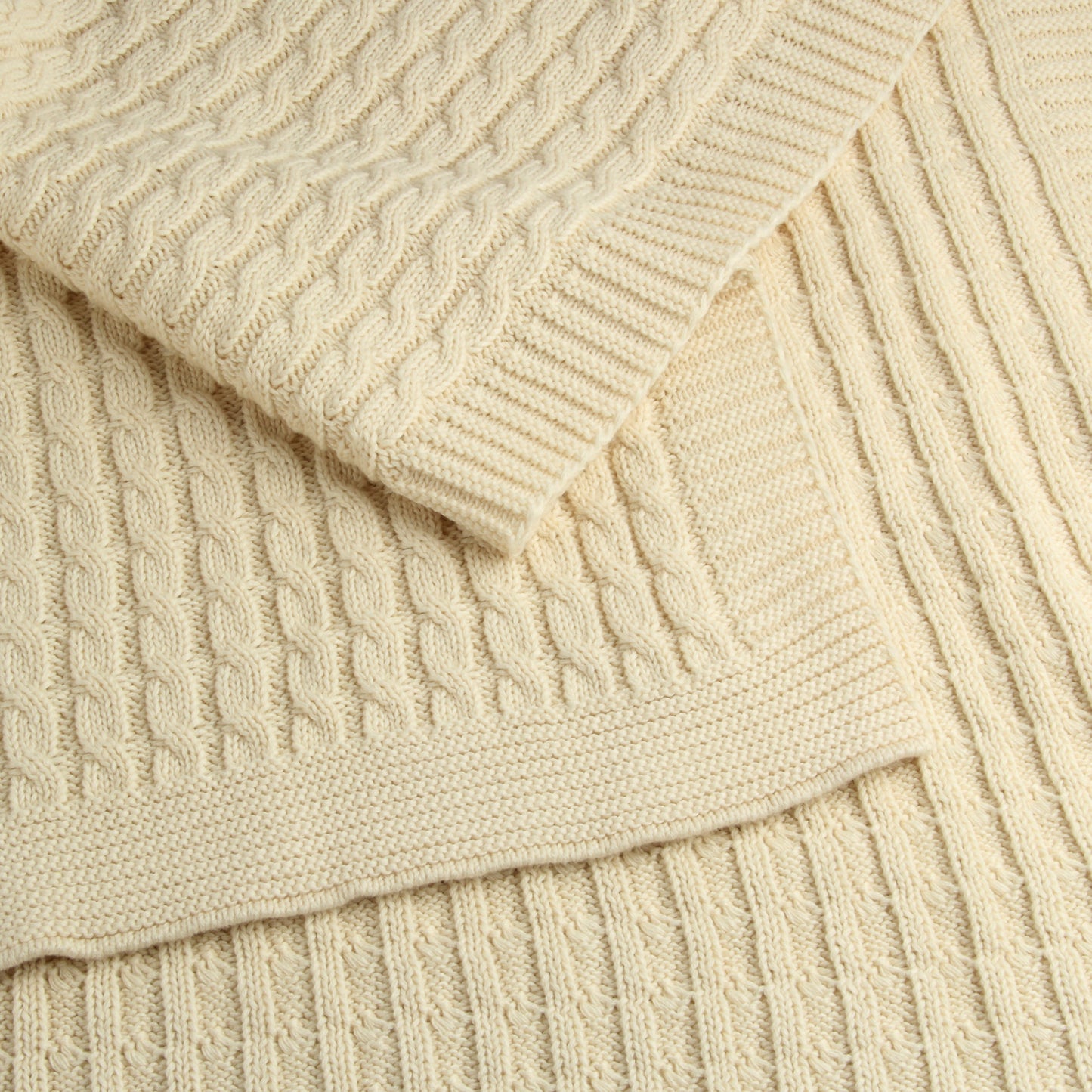 Cute Cables Baby Throw